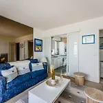 - Acces Plage, T2 Avec Balcon Et Parking - Fr-1-433-2 *