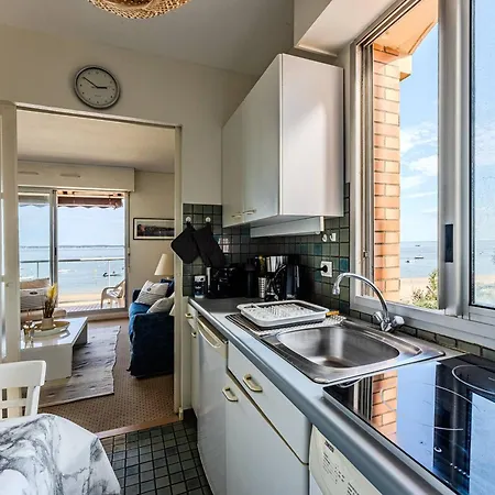 Apartament - Acces Plage, T2 Avec Balcon Et Parking - Fr-1-433-2 *